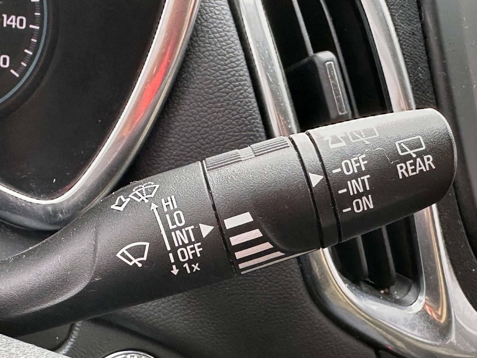 Used 2021 Chevrolet Equinox LT image 29