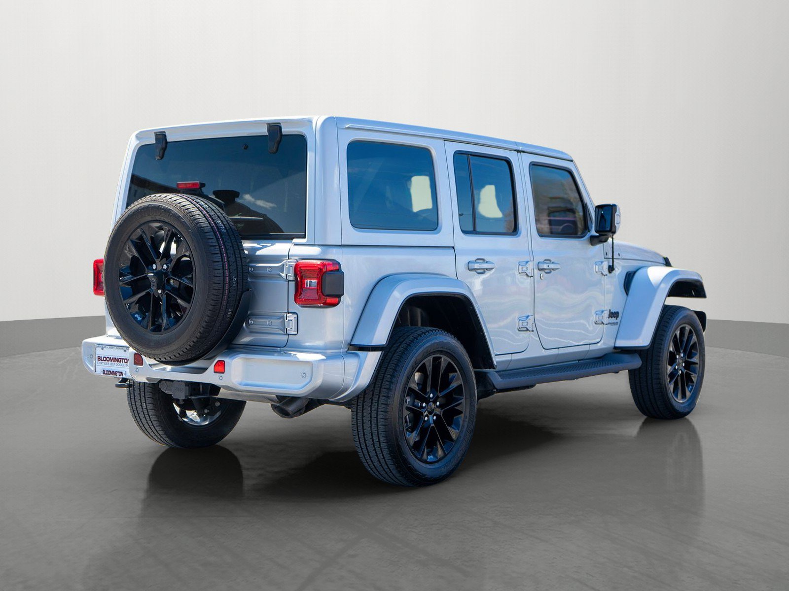 Used 2022 Jeep Wrangler Unlimited Sahara AWD/4WD image 7