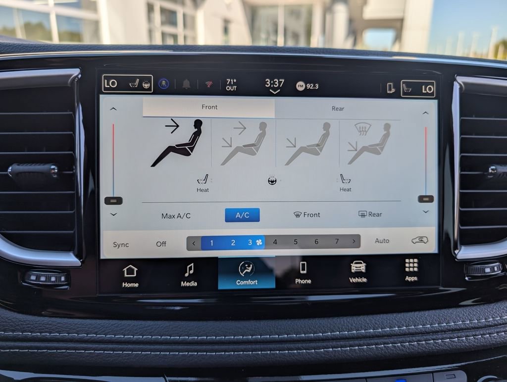 New 2026 Chrysler Pacifica Select w/ S Appearance Package image 29