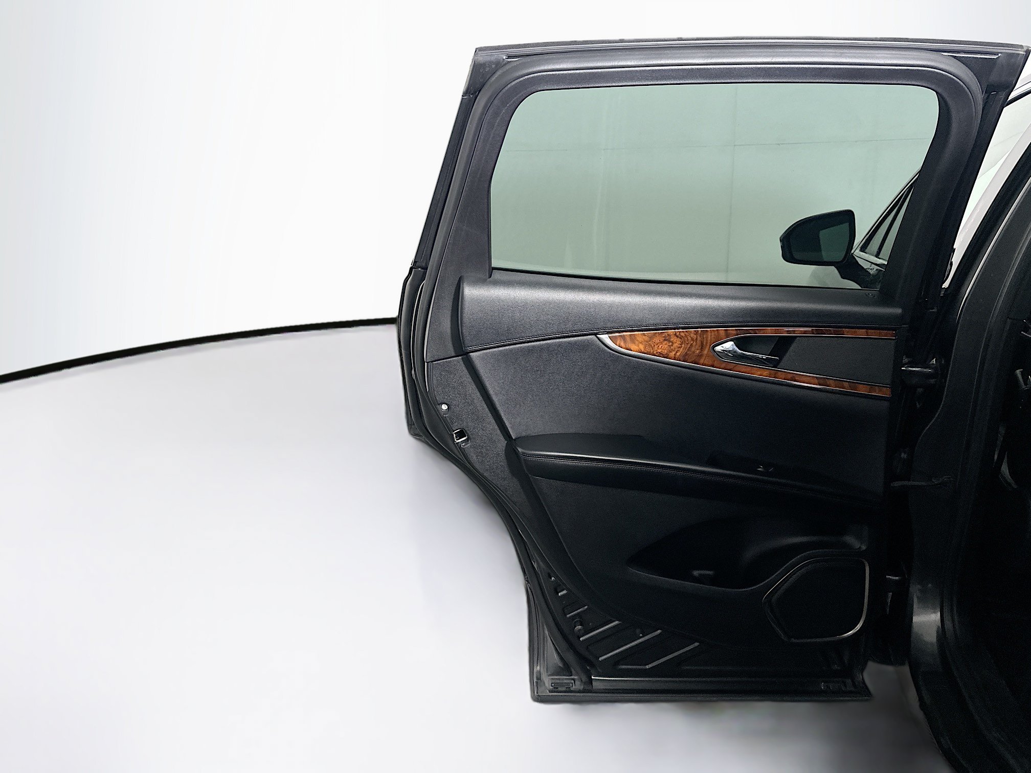 Used 2018 Lincoln MKX Reserve FWD image 28