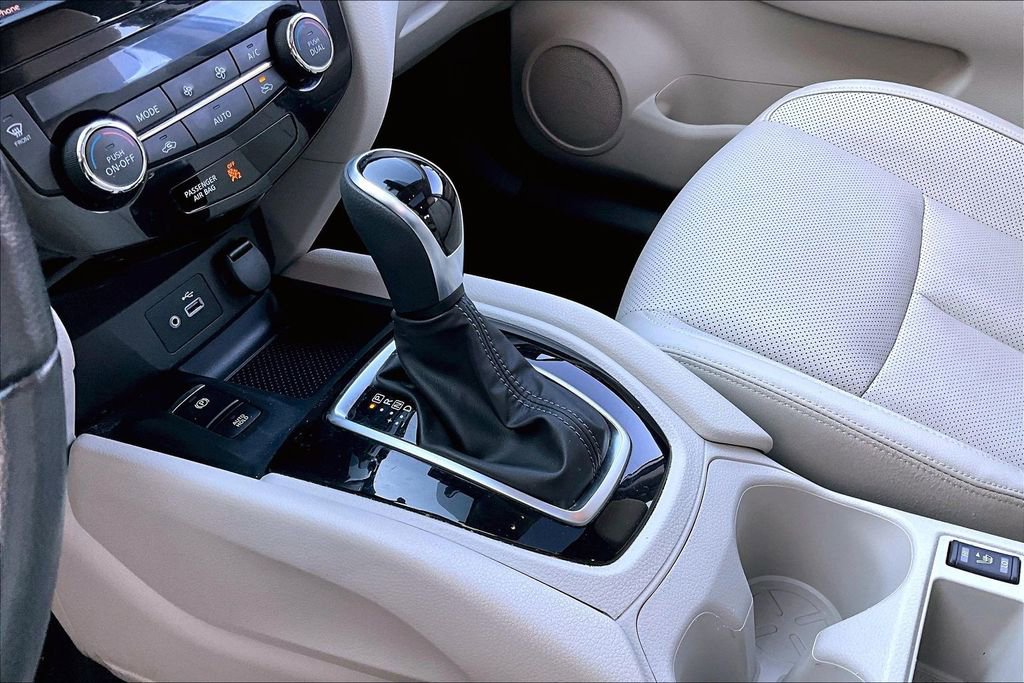 Used 2022 Nissan Rogue Sport SL w/ Premium Package image 16