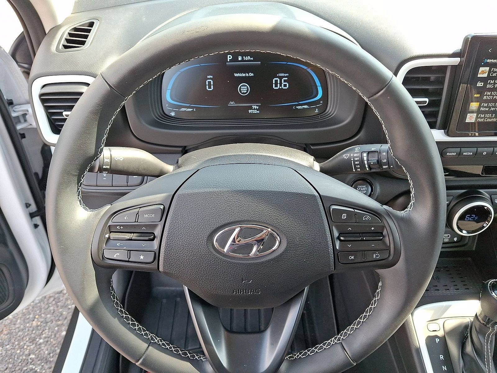 Certified 2025 Hyundai Venue Limited FWD image 22