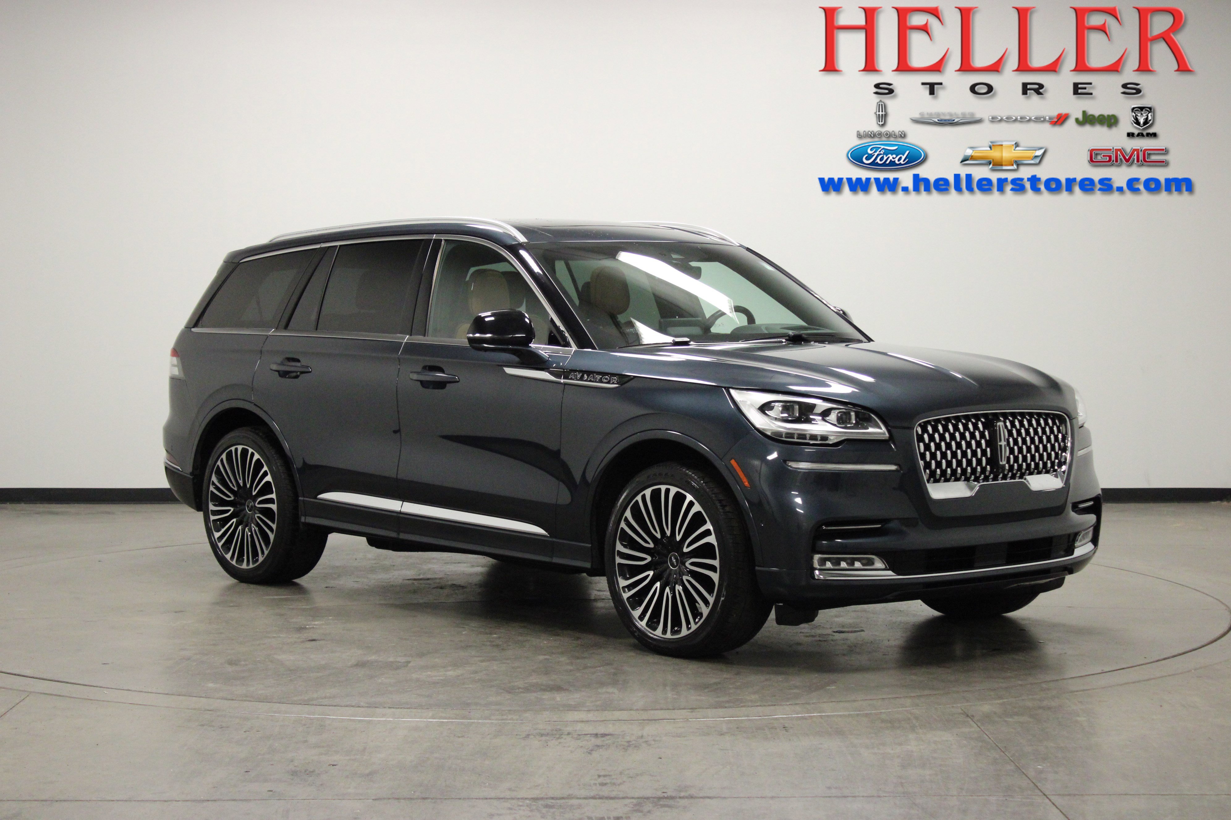 Used 2023 Lincoln Aviator Black Label w/ Class IV Trailer Tow Package image 1