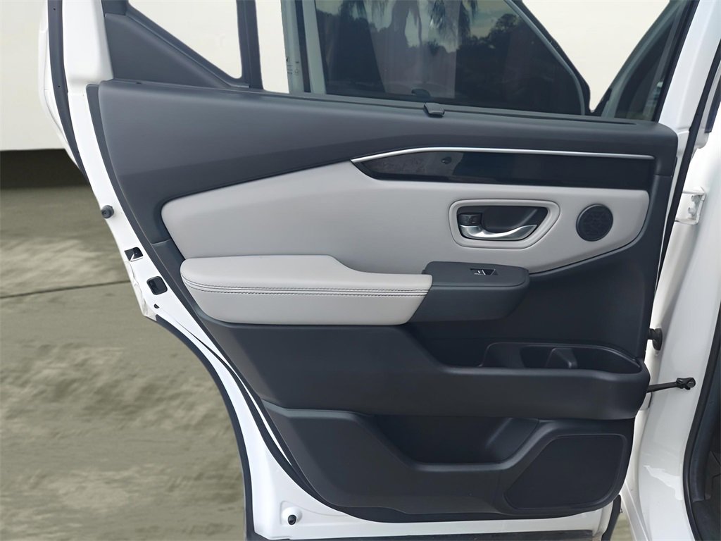 Used 2025 Honda Pilot EX-L image 24