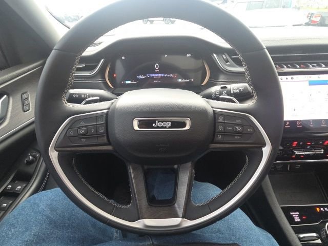 Used 2023 Jeep Grand Cherokee L Limited w/ Luxury Tech Group II image 41