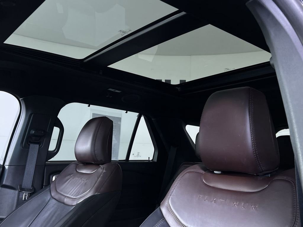 Used 2022 Ford Explorer Platinum w/ Equipment Group 601A image 24