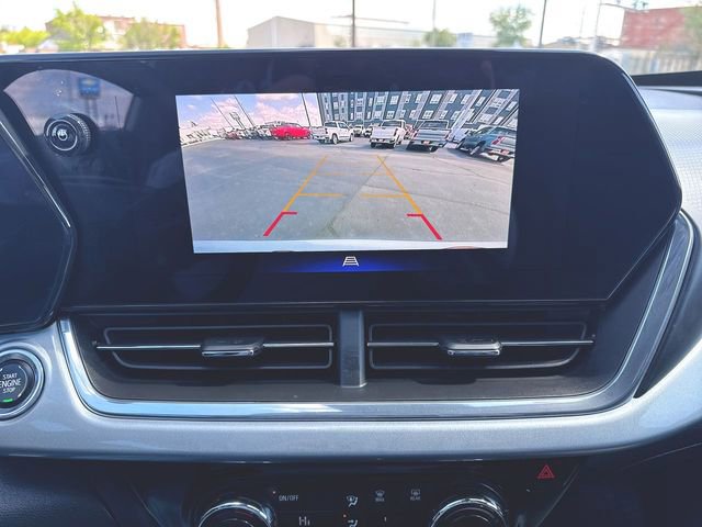 Used 2024 Chevrolet Trax LT w/ LT Convenience Package FWD image 14