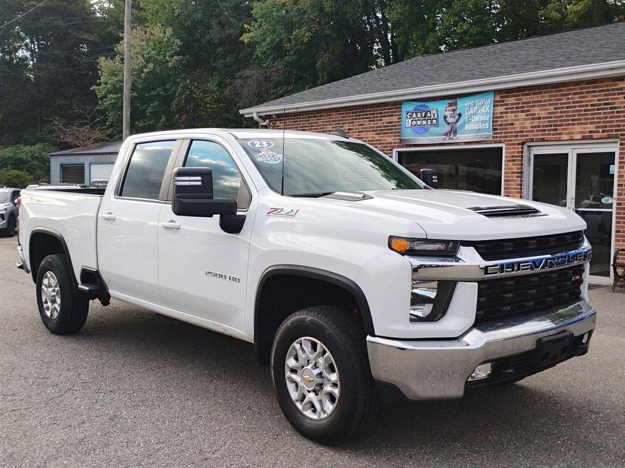 Used 2023 Chevrolet Silverado 2500 LT w/ Convenience Package AWD/4WD image 3