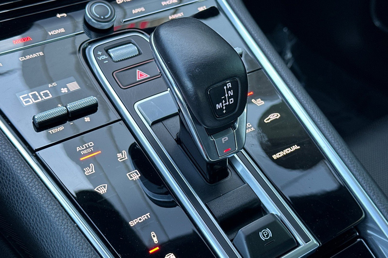 Certified 2023 Porsche Panamera Platinum Edition image 22