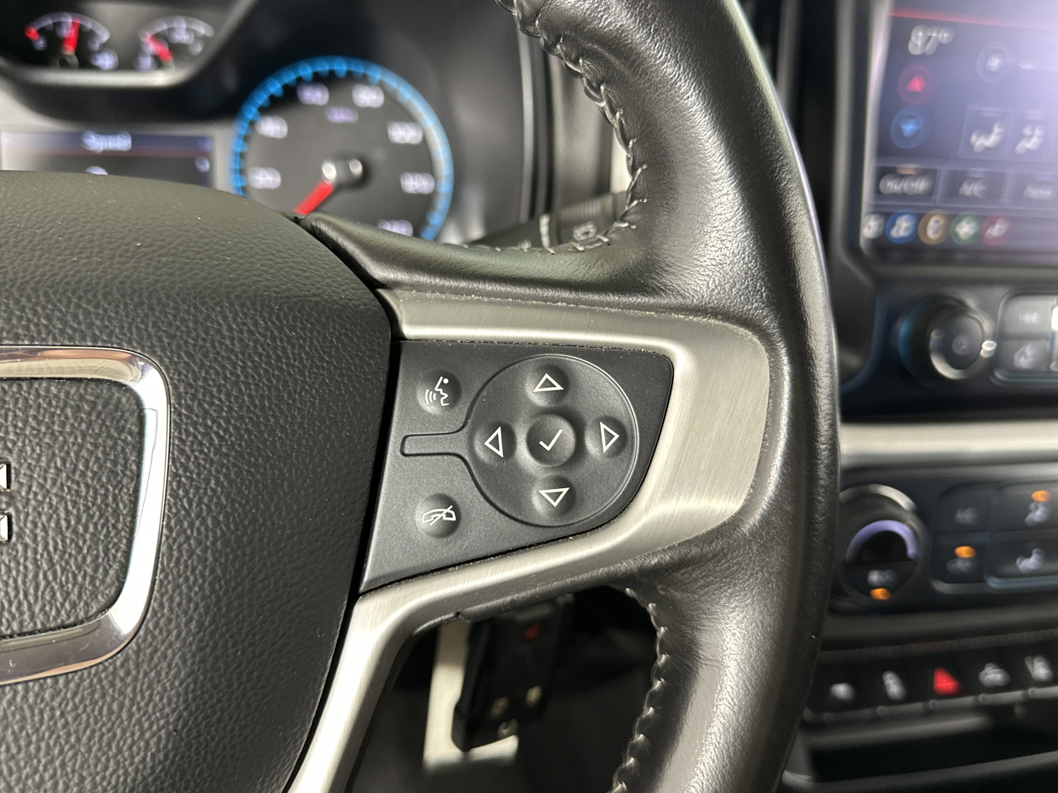 Used 2019 GMC Canyon SLE w/ Driver Alert Package image 30
