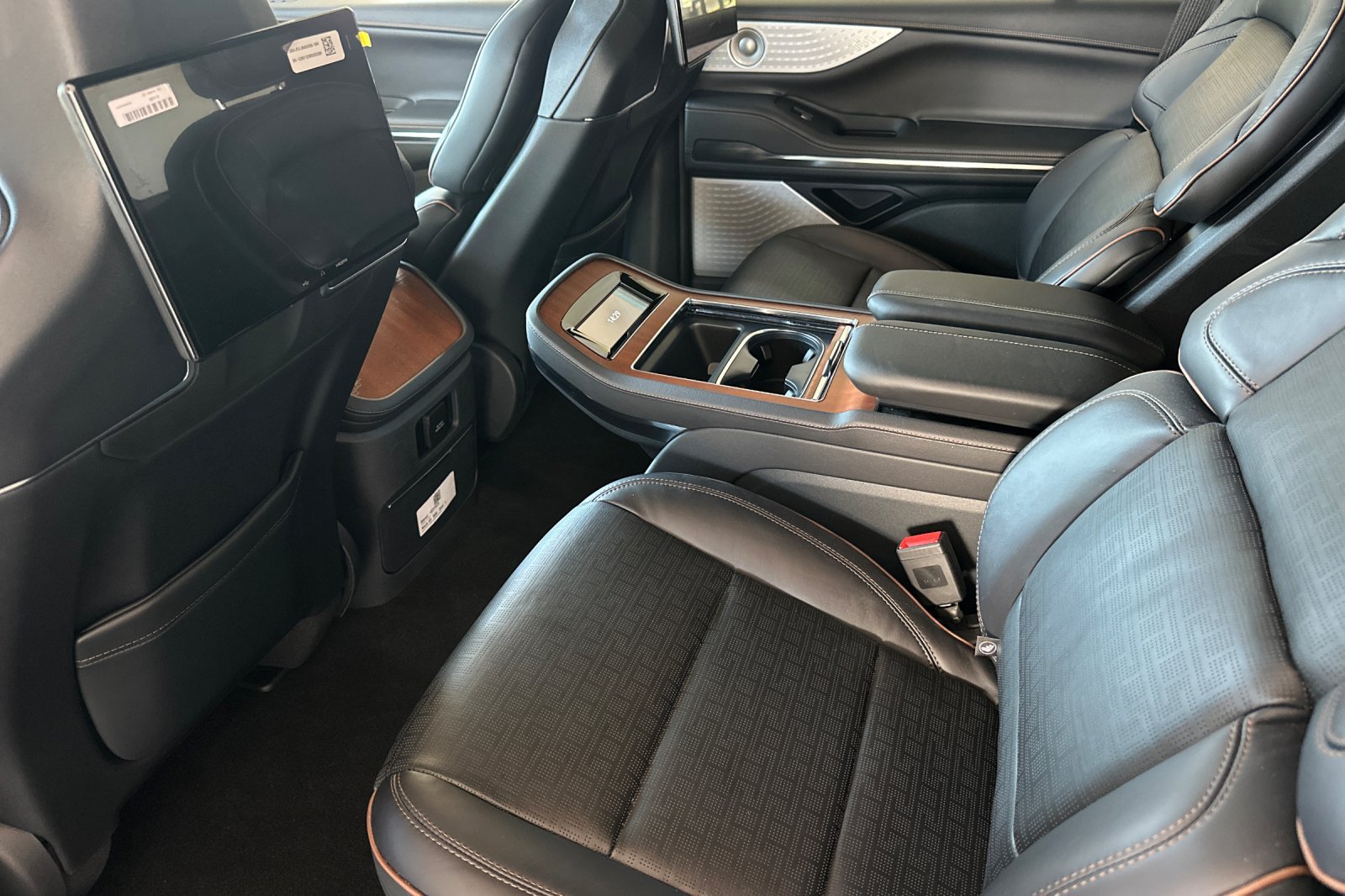New 2026 Lincoln Navigator Black Label AWD/4WD image 11