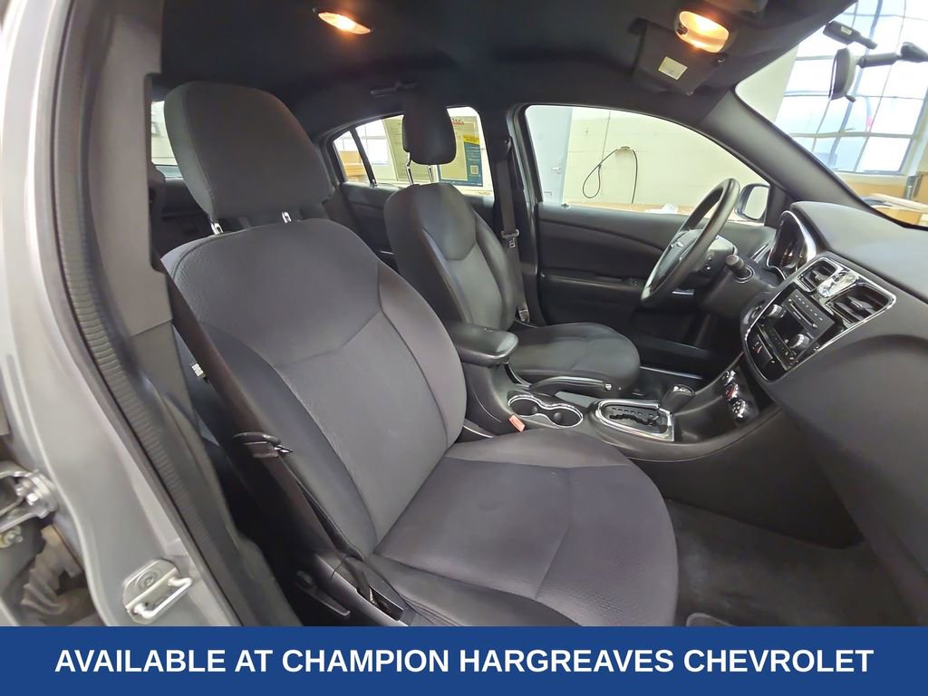 Used 2014 Chrysler 200 LX image 37