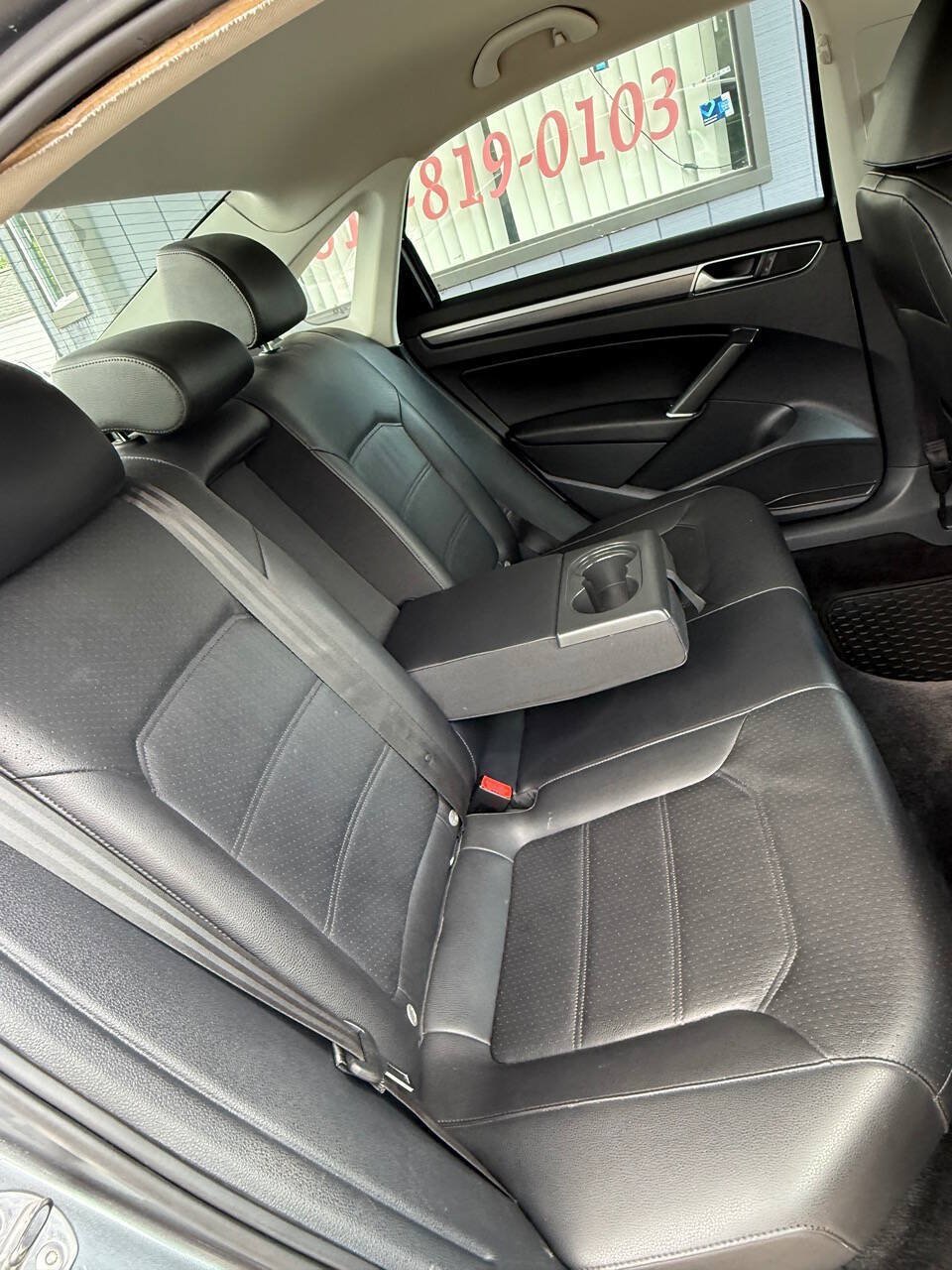 Used 2017 Volkswagen Passat 1.8T R-Line FWD image 11