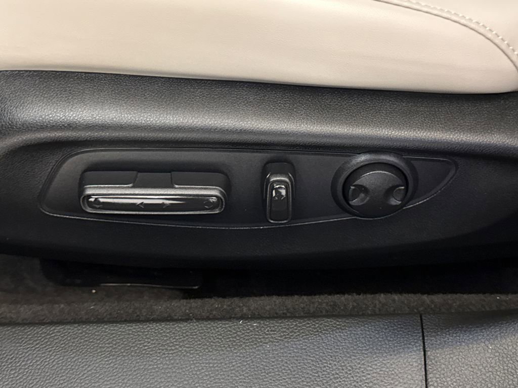 Certified 2025 Honda Accord Touring image 22