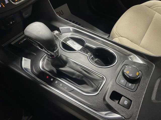 Used 2023 Chevrolet Traverse LT w/ Rear Camera Mirror Package image 20