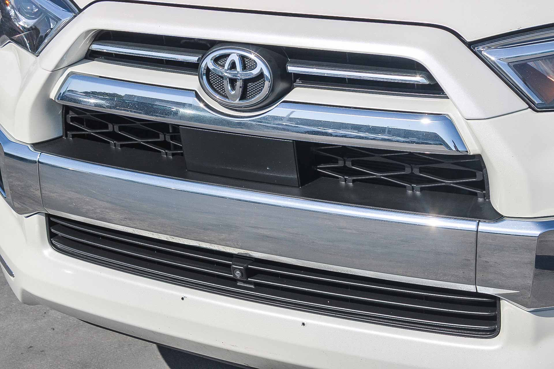 Used 2023 Toyota 4Runner Limited AWD/4WD image 6