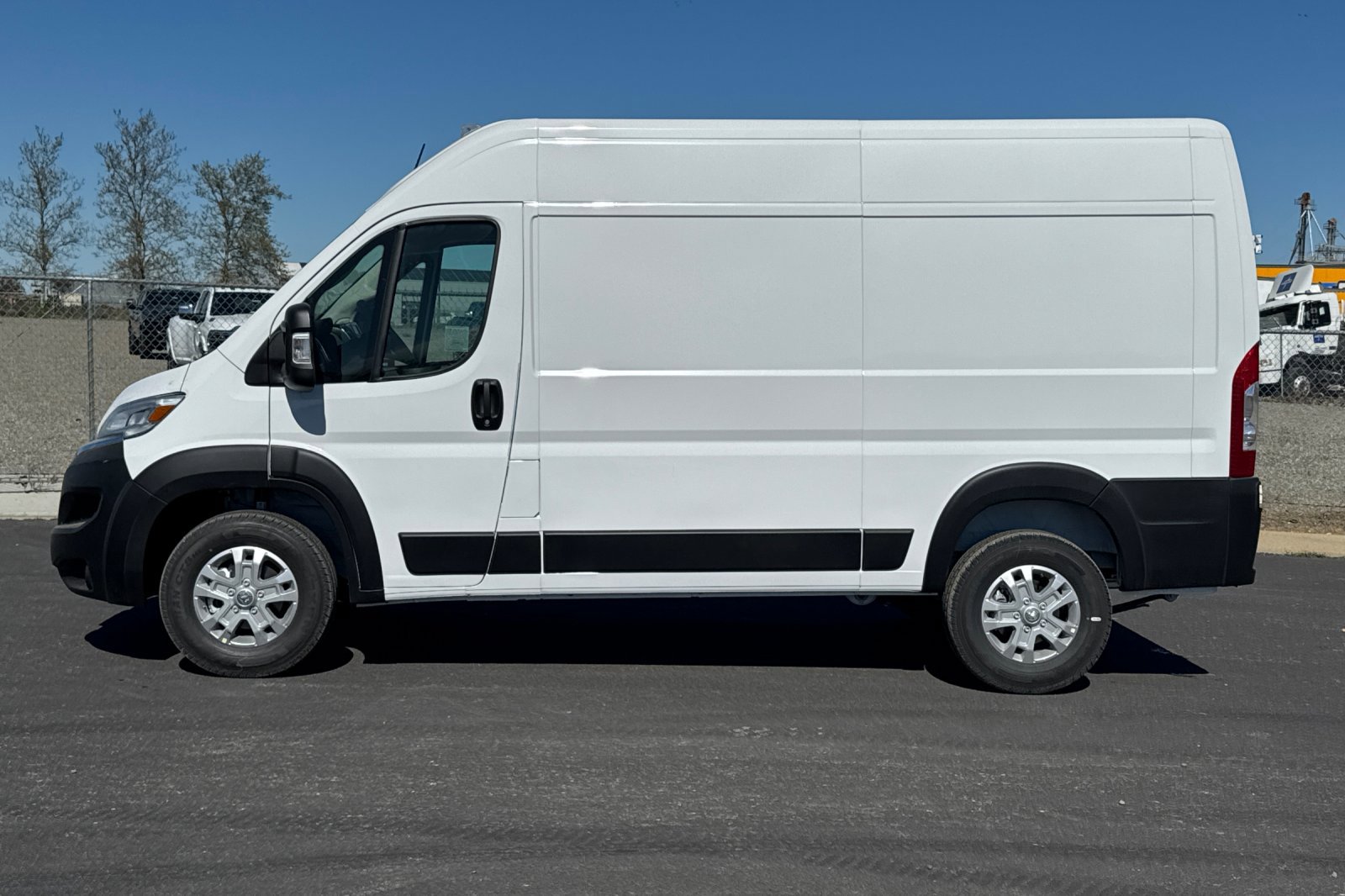 New 2026 RAM ProMaster 1500 w/ Quick Order Package 22G SLT image 6