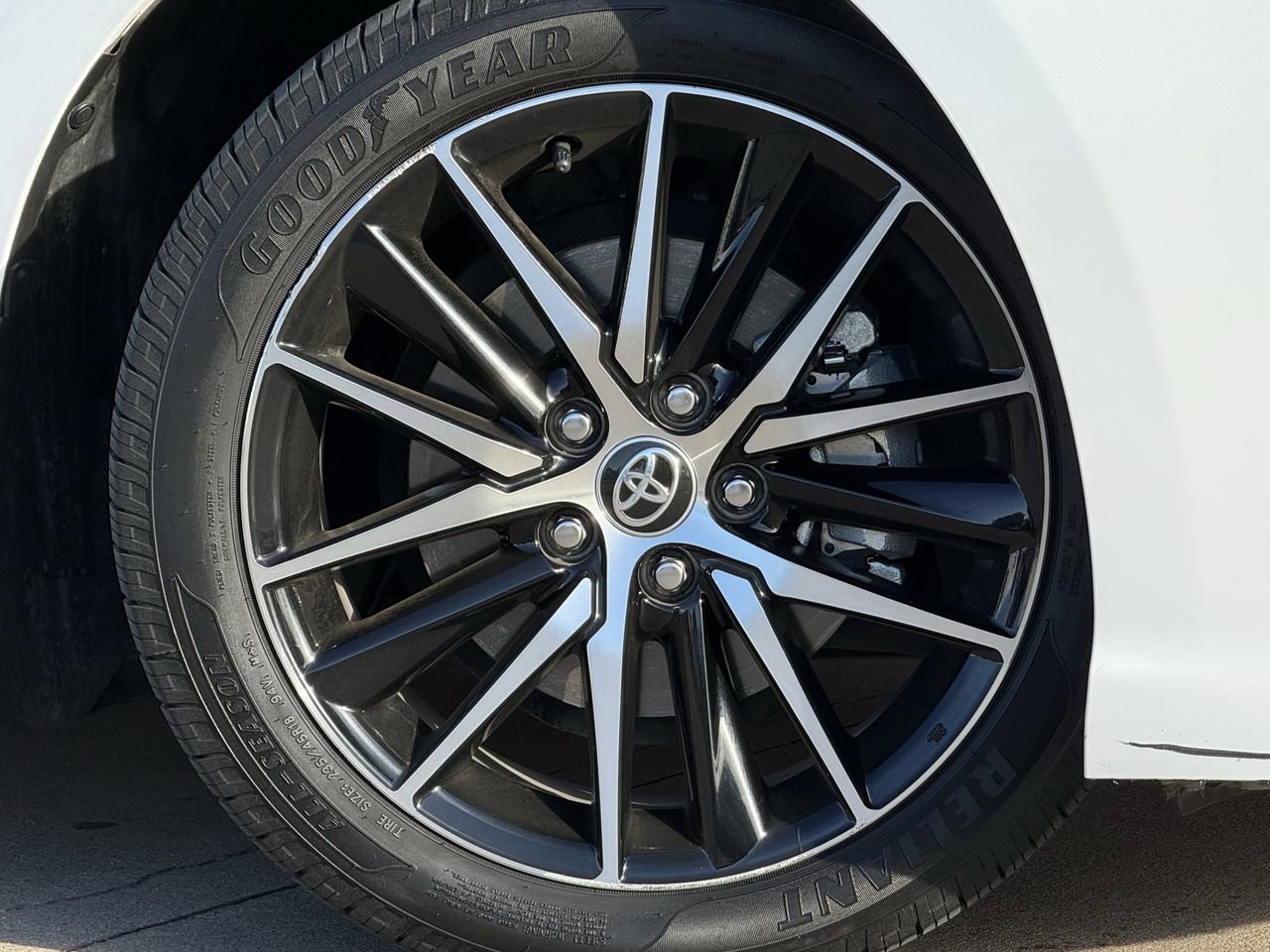 Used 2024 Toyota Camry SE image 9