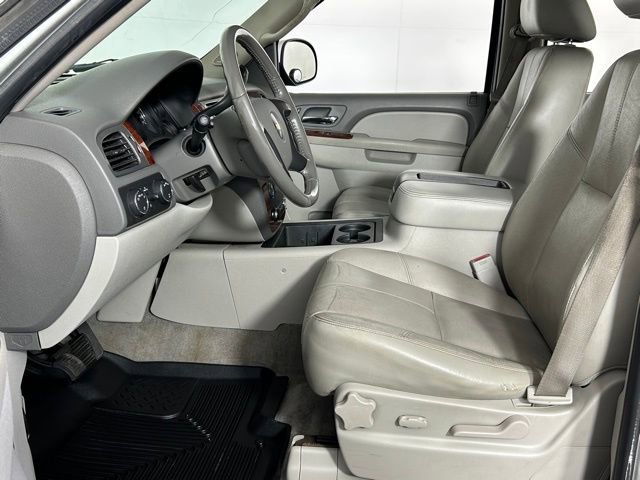 Used 2010 Chevrolet Suburban LT AWD/4WD image 22