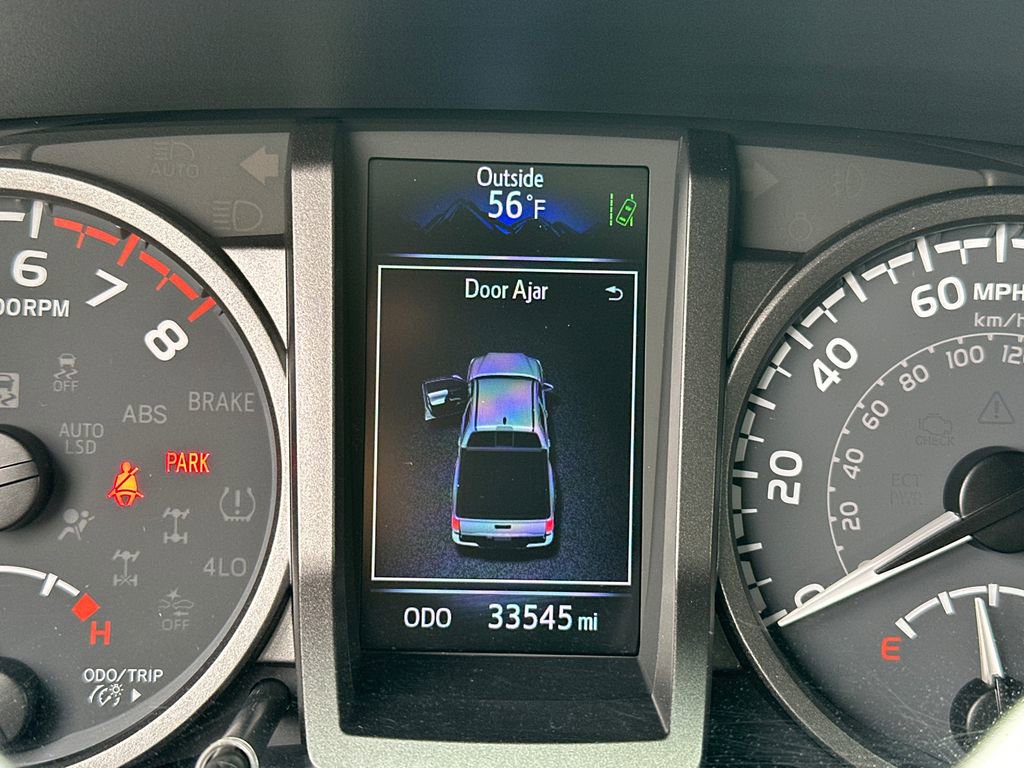 Used 2022 Toyota Tacoma TRD Off-Road image 32