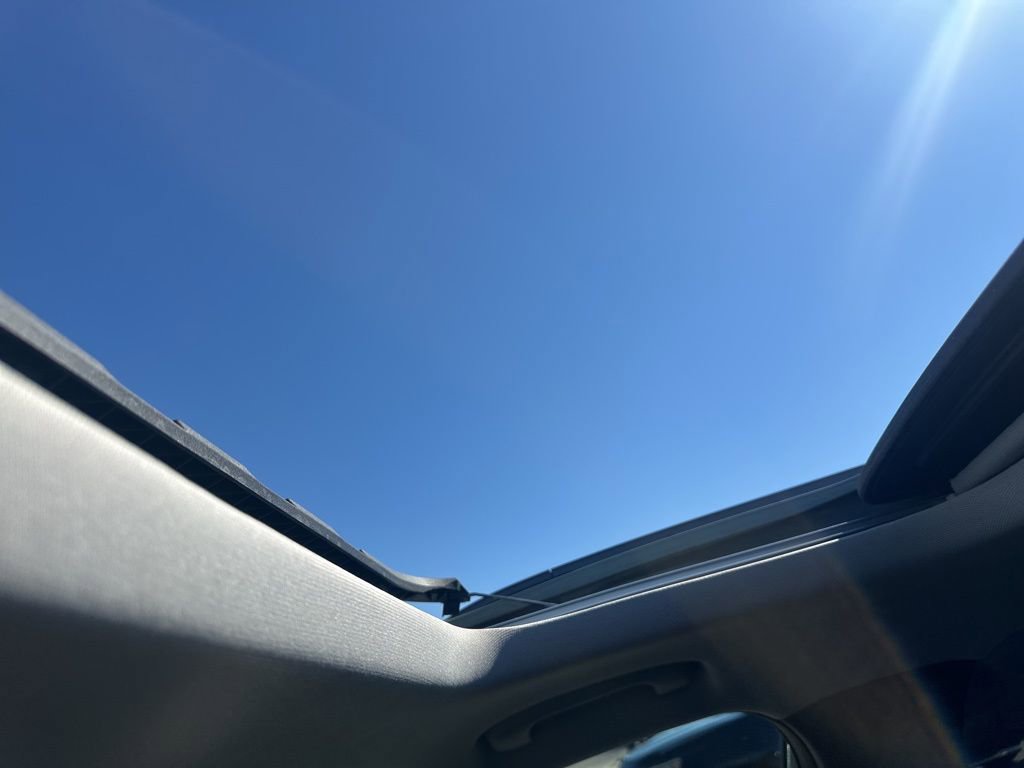 Used 2024 Chevrolet Trax ACTIV w/ Sunroof Package image 9