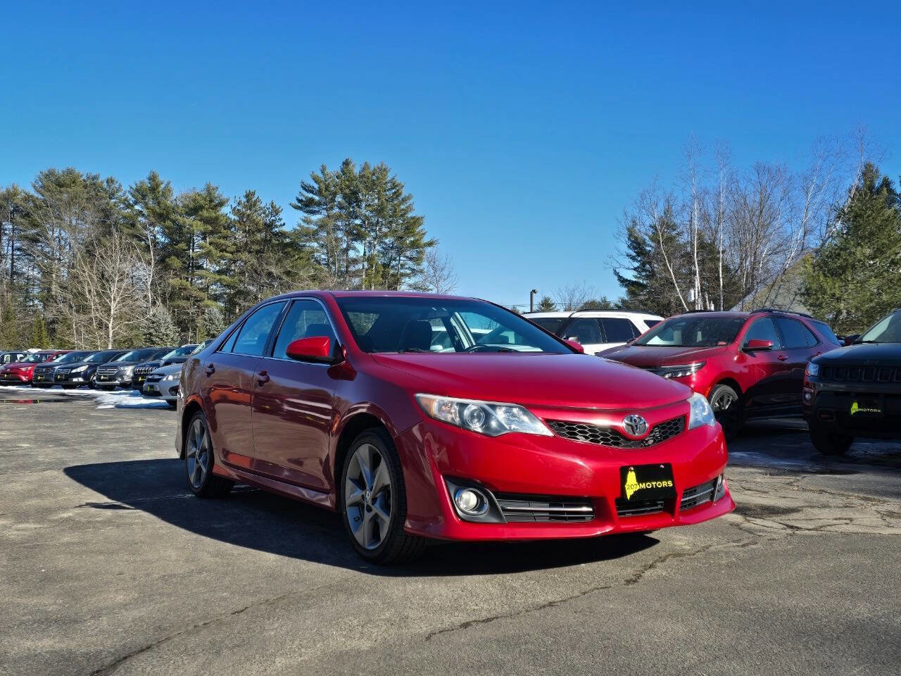 Used 2014 Toyota Camry SE FWD image 2