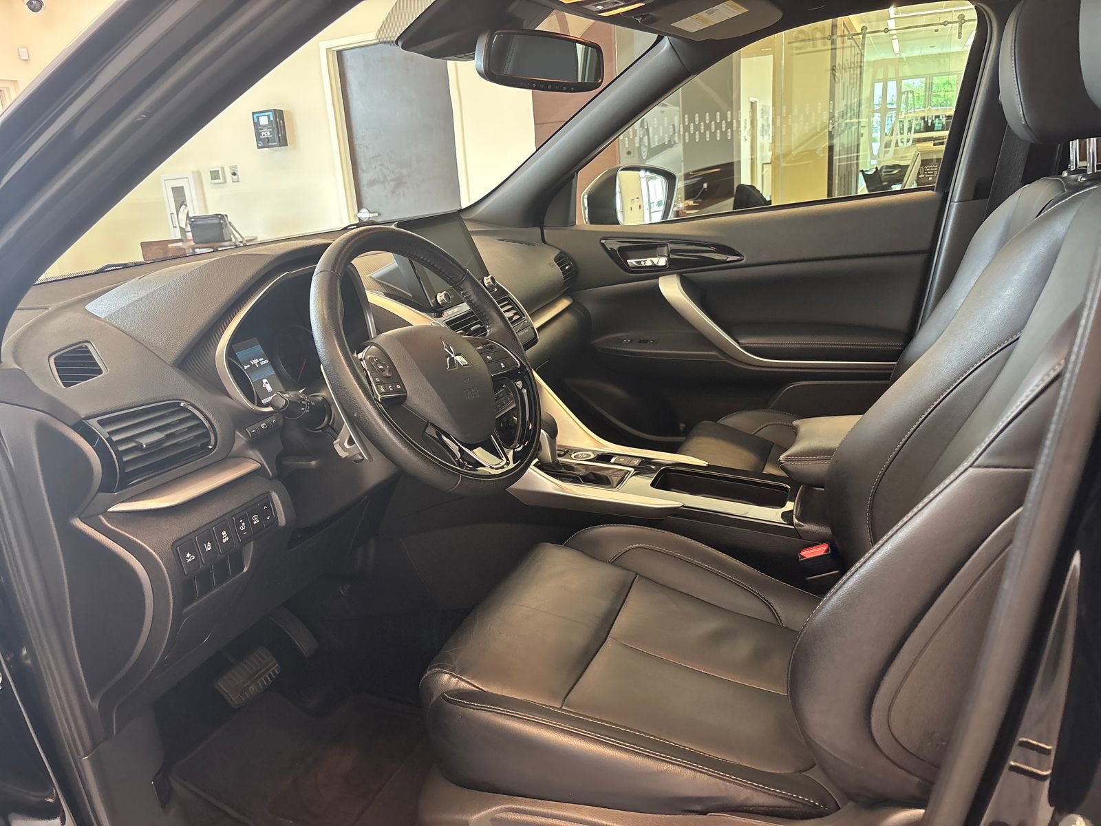 Used 2023 Mitsubishi Eclipse Cross AWD image 11