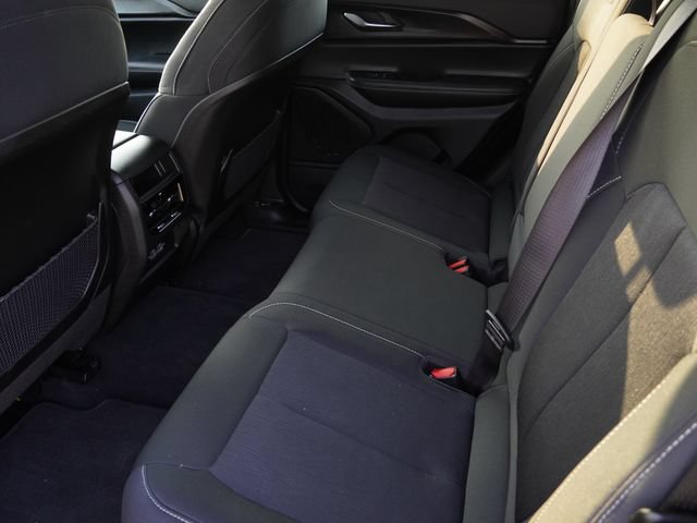 Certified 2024 Jeep Grand Cherokee Laredo RWD image 13