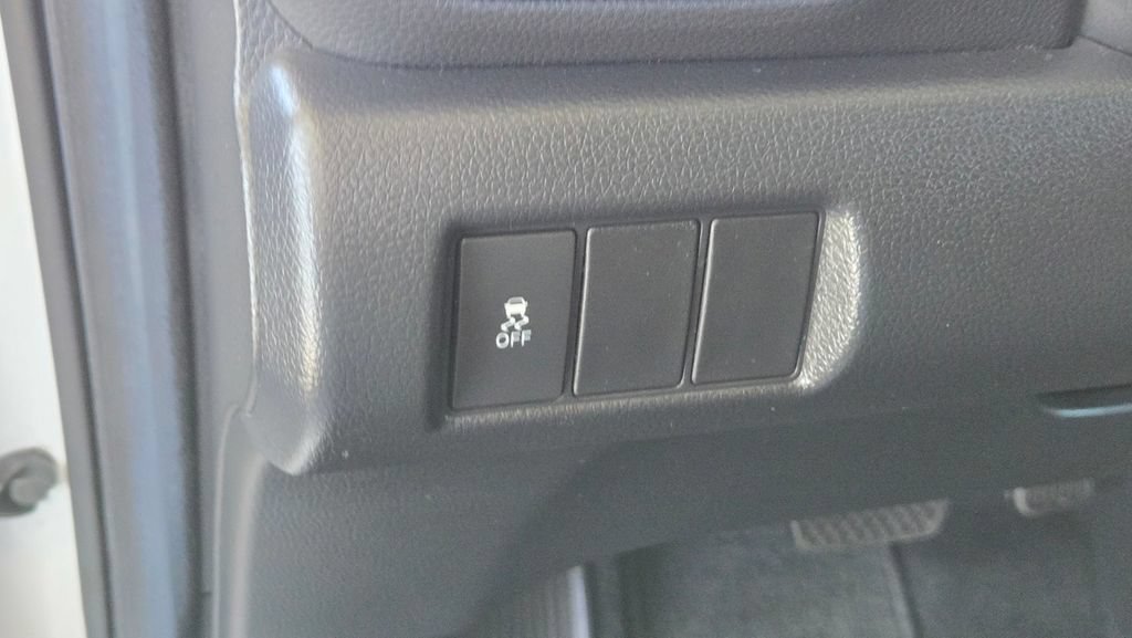 Used 2025 Honda Pilot Sport image 17