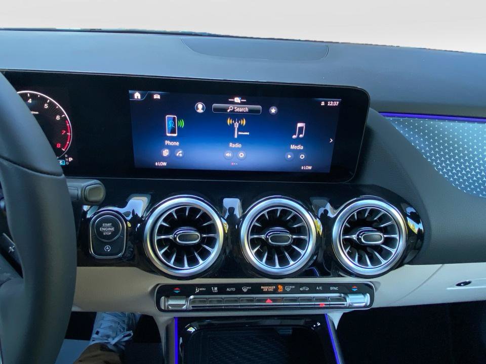New 2026 Mercedes-Benz GLA 250 4MATIC image 17