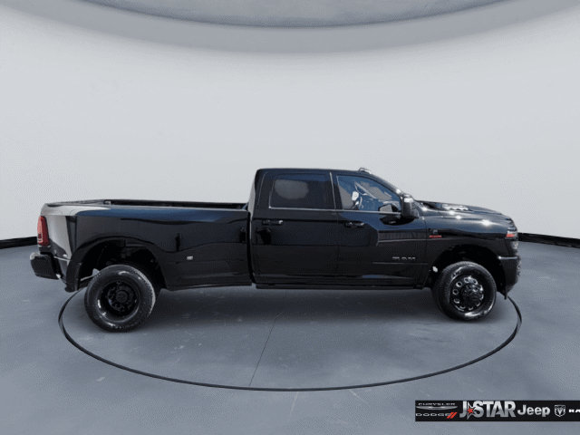 New 2026 RAM 3500 Laramie AWD/4WD image 4