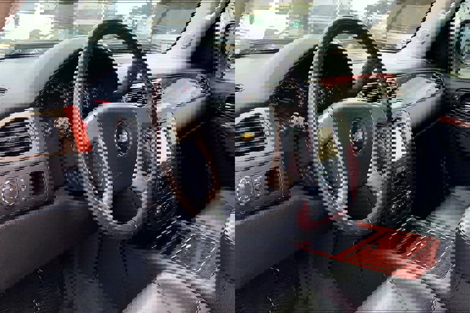 Used 2013 Chevrolet Suburban LTZ image 17