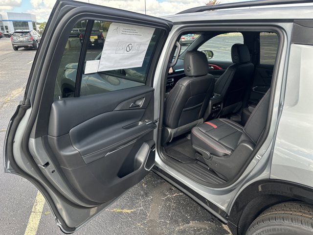 New 2026 Chevrolet Traverse RS w/ LPO, Floor Liner Package image 23