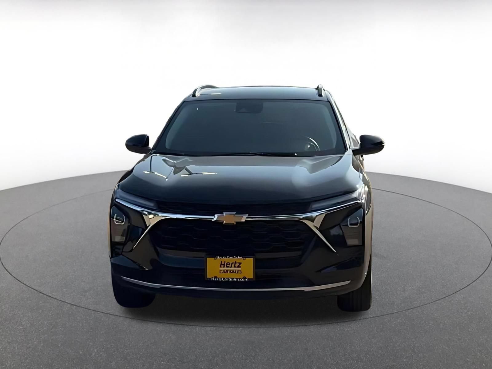 Used 2025 Chevrolet Trax LT w/ LT Convenience Package FWD image 4