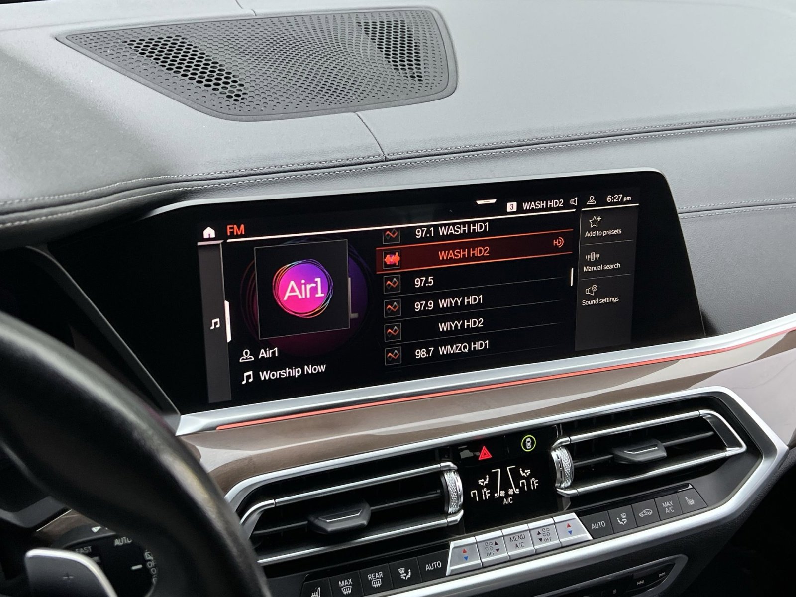 Used 2022 BMW X5 xDrive40i w/ Parking Assistance Package image 16