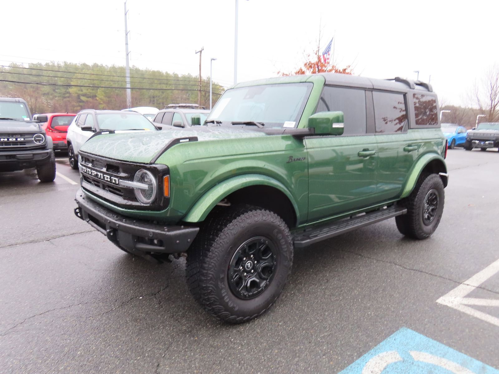 Used 2022 Ford Bronco Outer Banks image 3