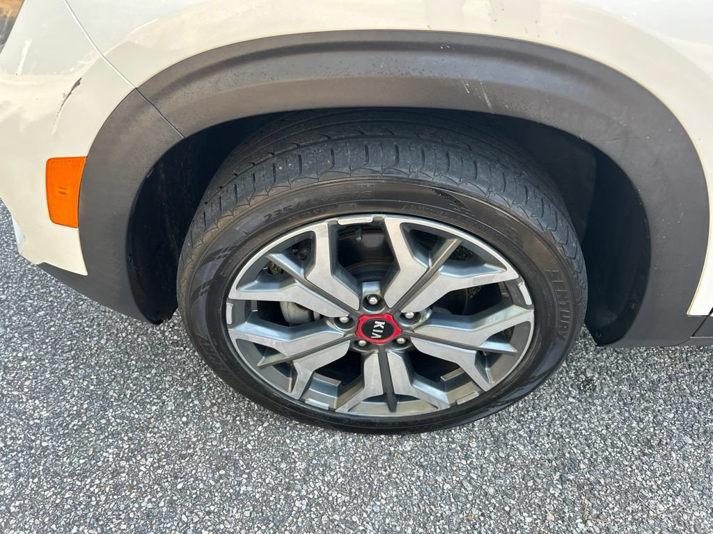 Used 2021 Kia Seltos S AWD/4WD image 14