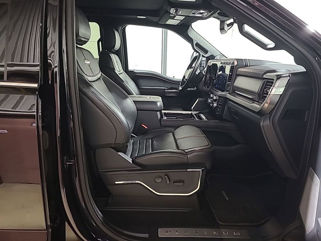 Used 2023 Ford F450 Platinum w/ FX4 Off-Road Package AWD/4WD image 3