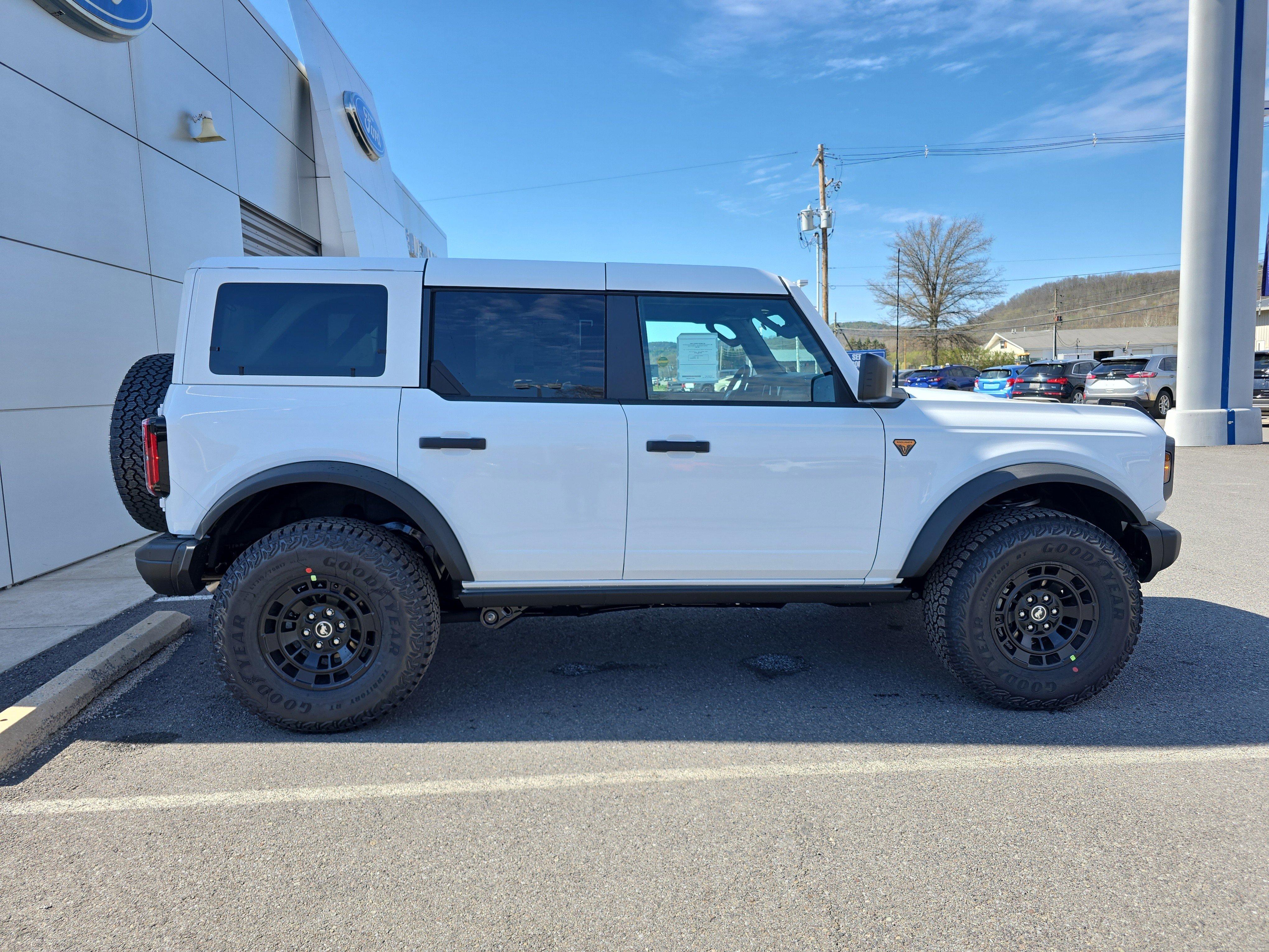 New 2026 Ford Bronco Badlands AWD/4WD video 2