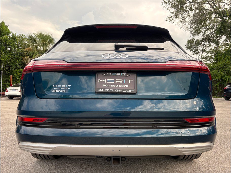 Used 2019 Audi e-tron Prestige w/ Prestige Package AWD/4WD image 17