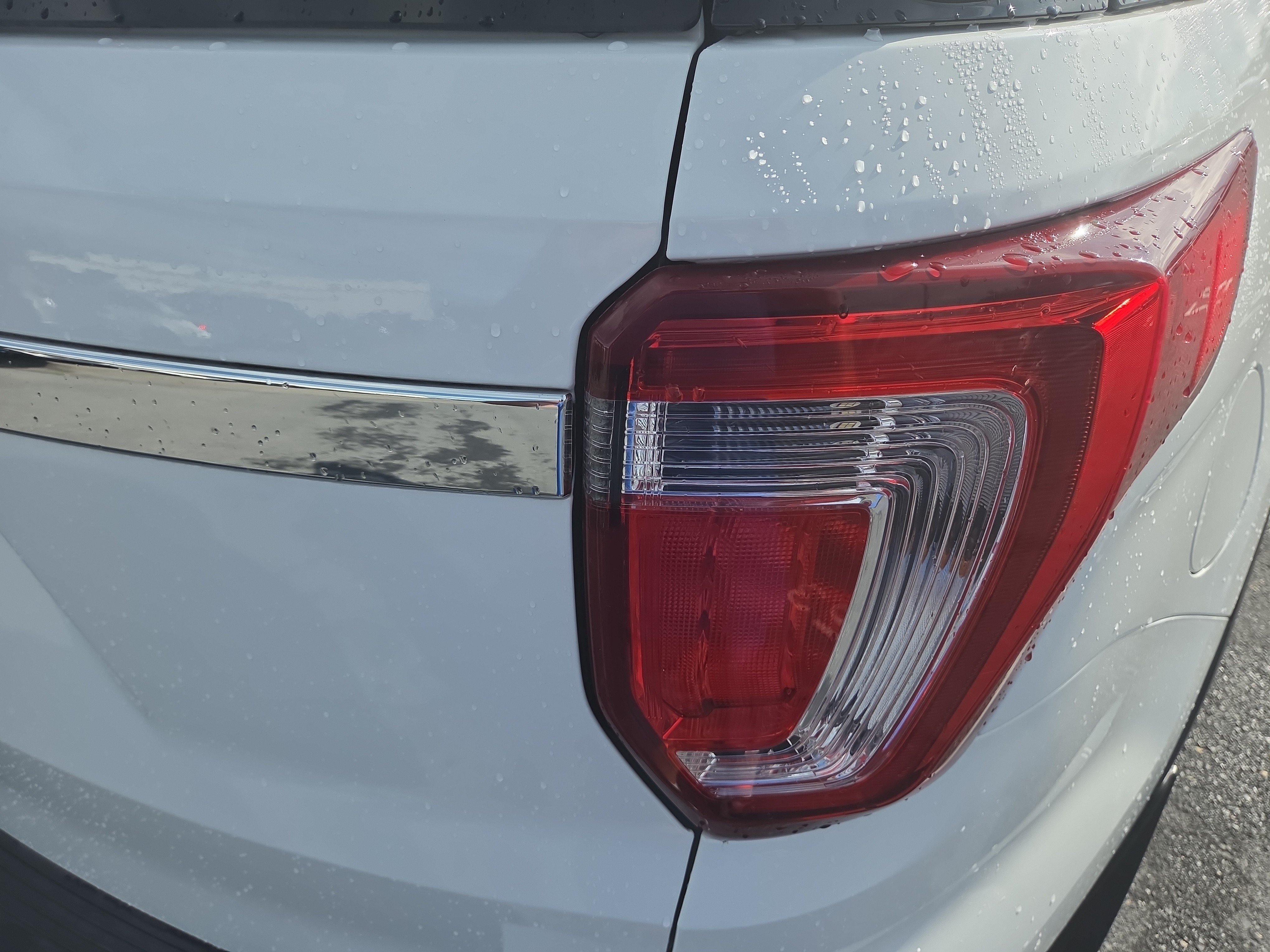 Used 2019 Ford Explorer XLT AWD/4WD image 12