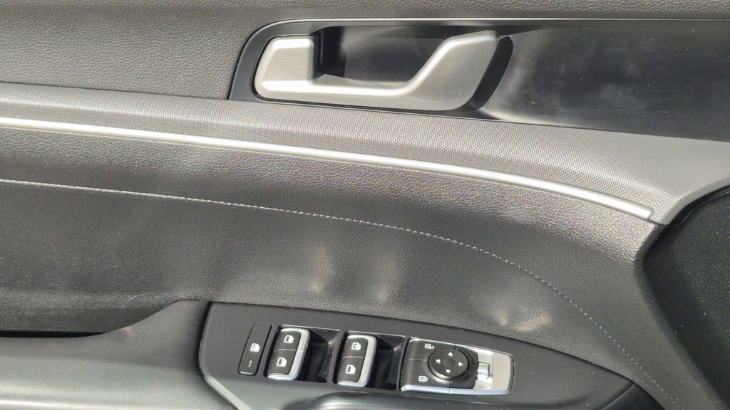 Used 2022 Kia K5 LXS image 9