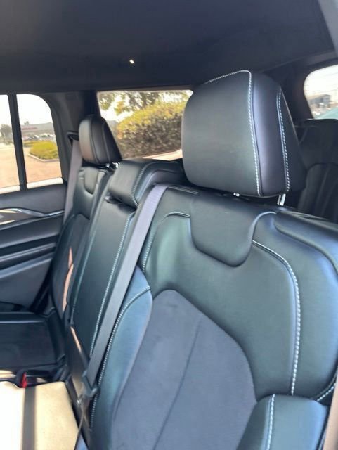 Used 2022 Jeep Grand Cherokee L Laredo AWD/4WD image 10