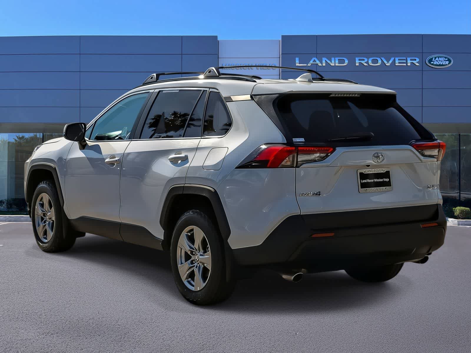 Used 2023 Toyota RAV4 XLE w/ Convenience Package FWD image 6