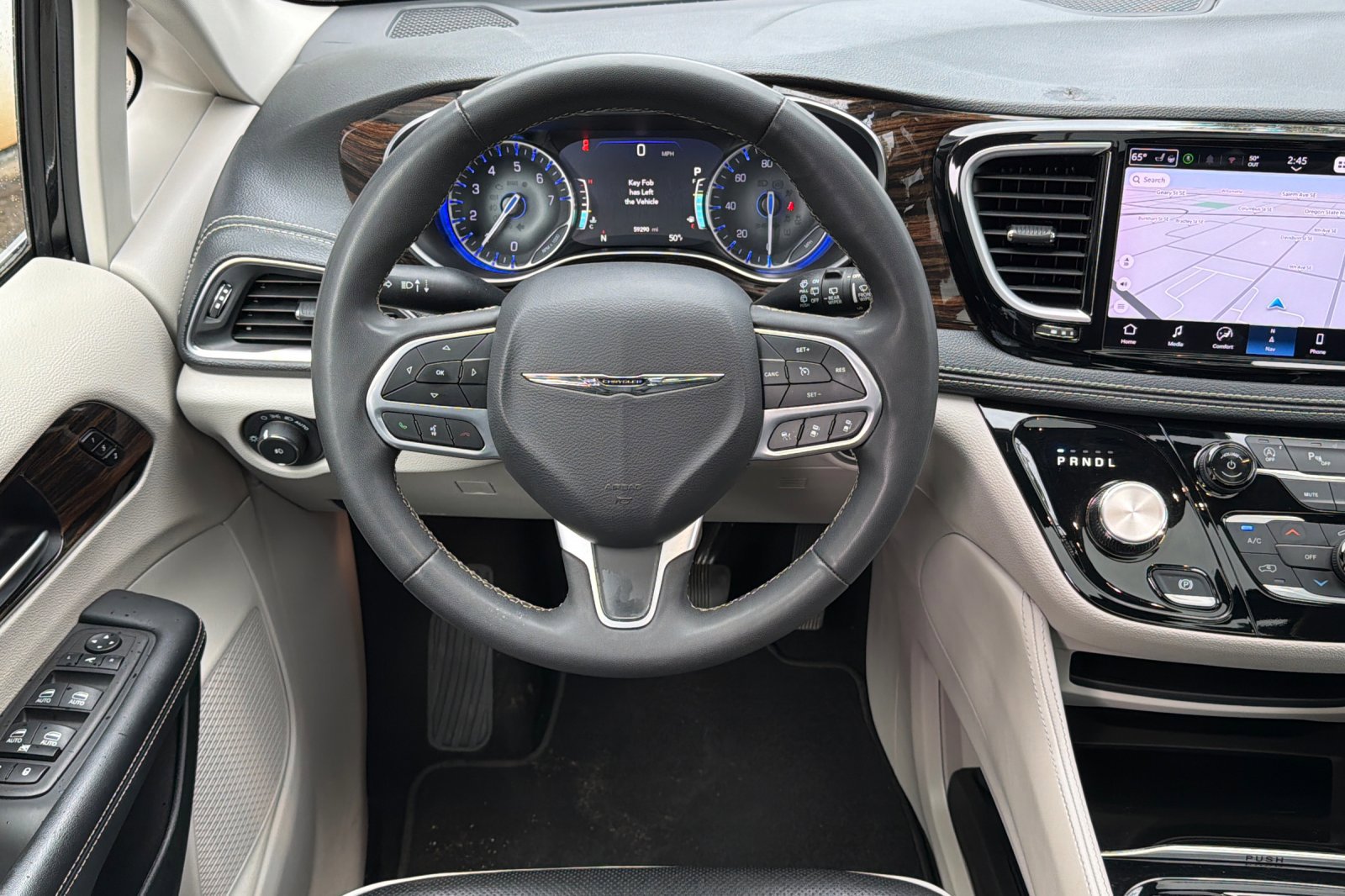 Used 2023 Chrysler Pacifica Limited image 13