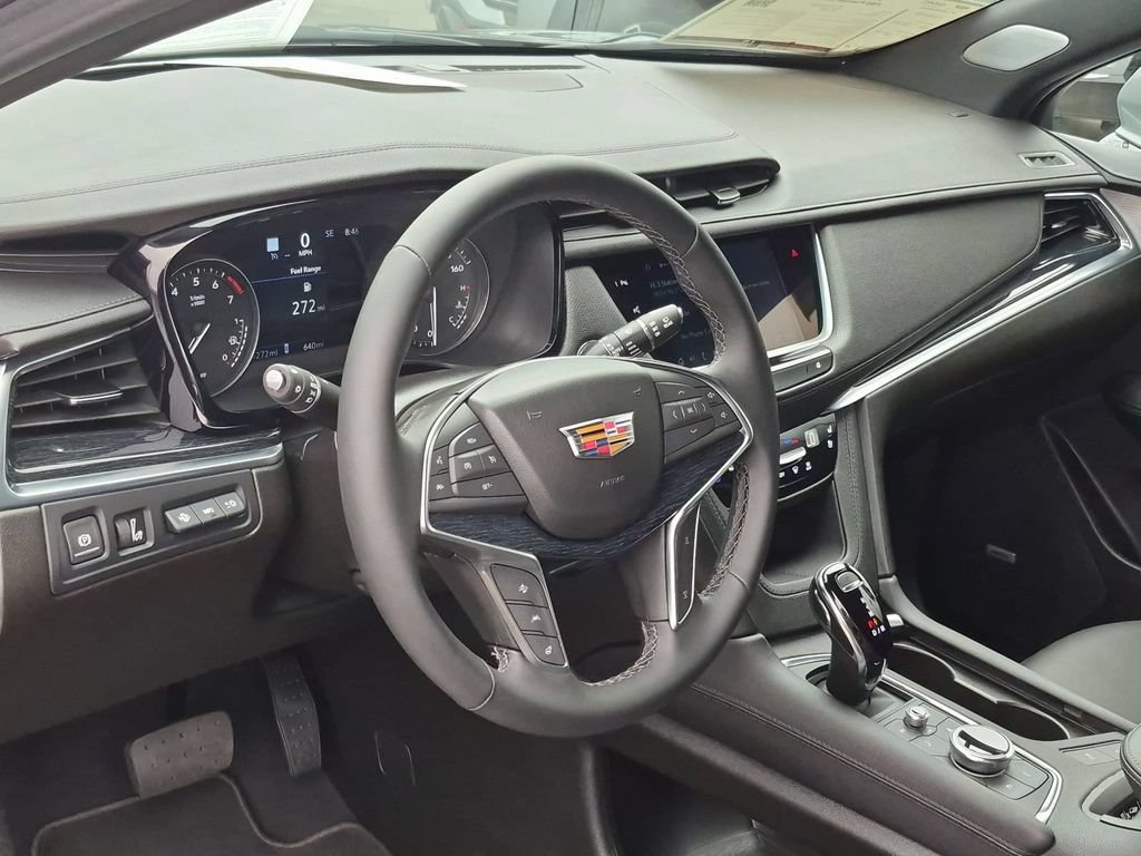 Used 2026 Cadillac XT5 Premium Luxury w/ Driver Assist Package FWD image 2