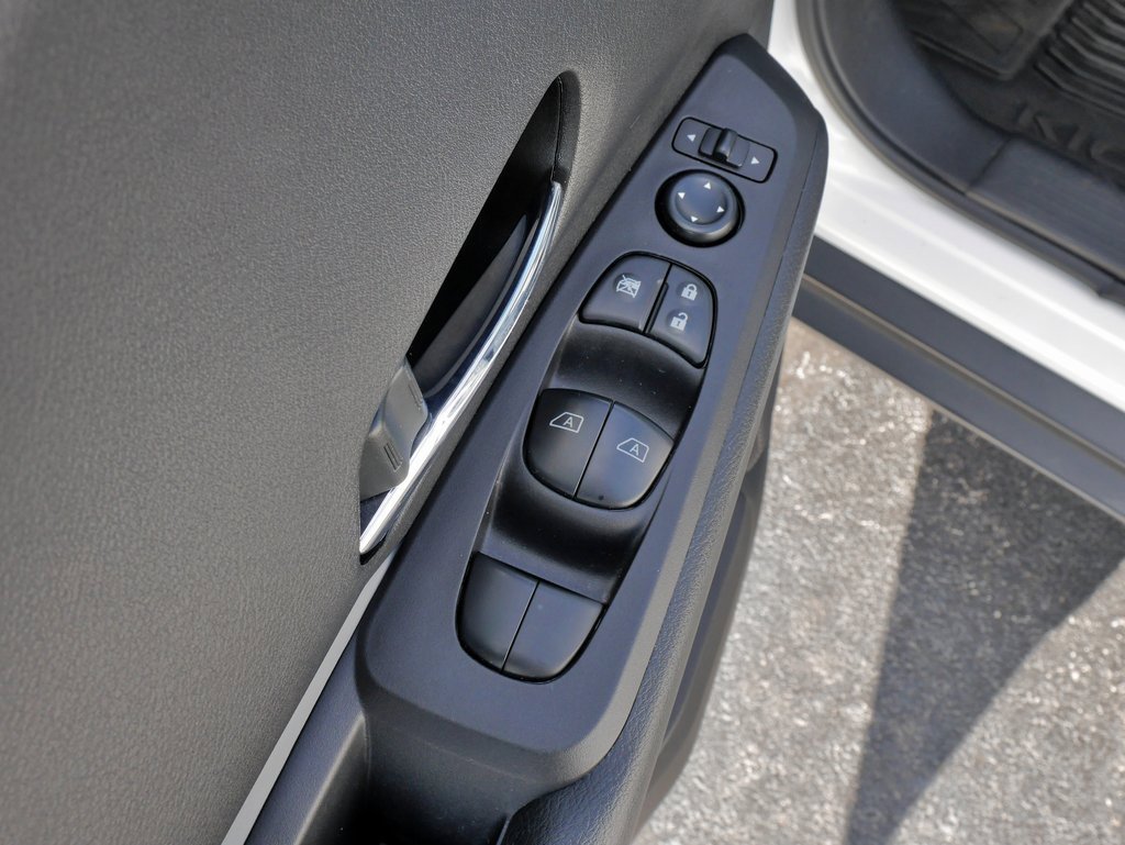 Used 2023 Nissan Kicks SR w/ SR Premium Package image 20