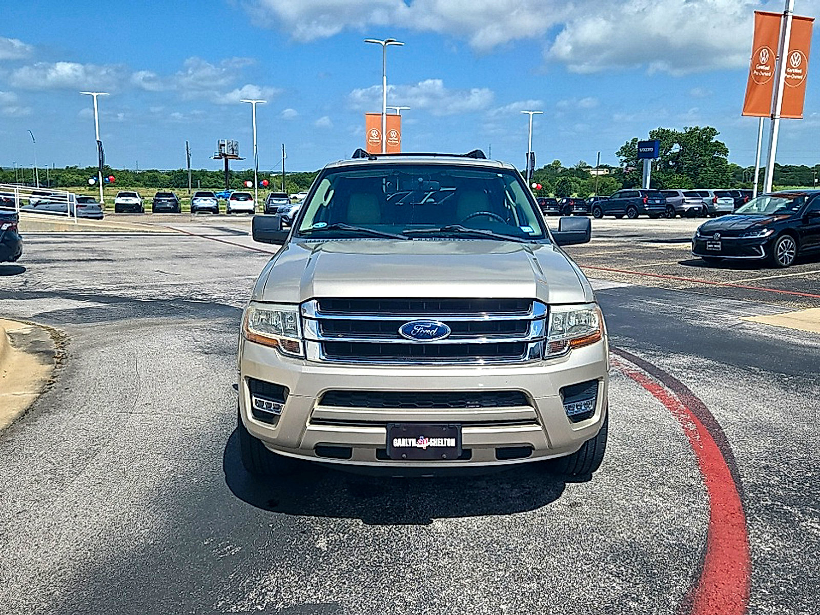 Used 2017 Ford Expedition EL XLT w/ Equipment Group 202A RWD image 2