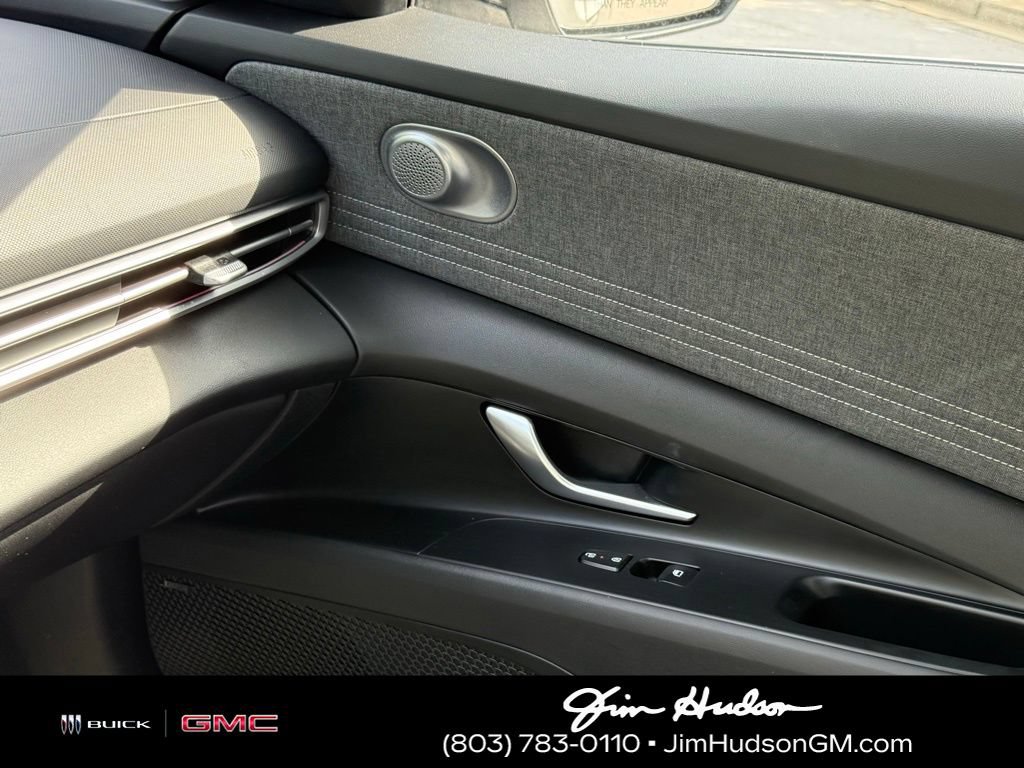 Used 2024 Hyundai Elantra Limited FWD image 36