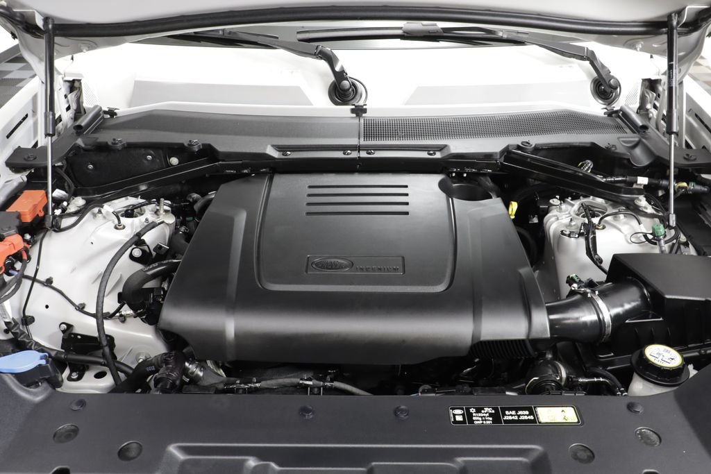 Certified 2026 Land Rover Defender 110 S AWD/4WD image 24